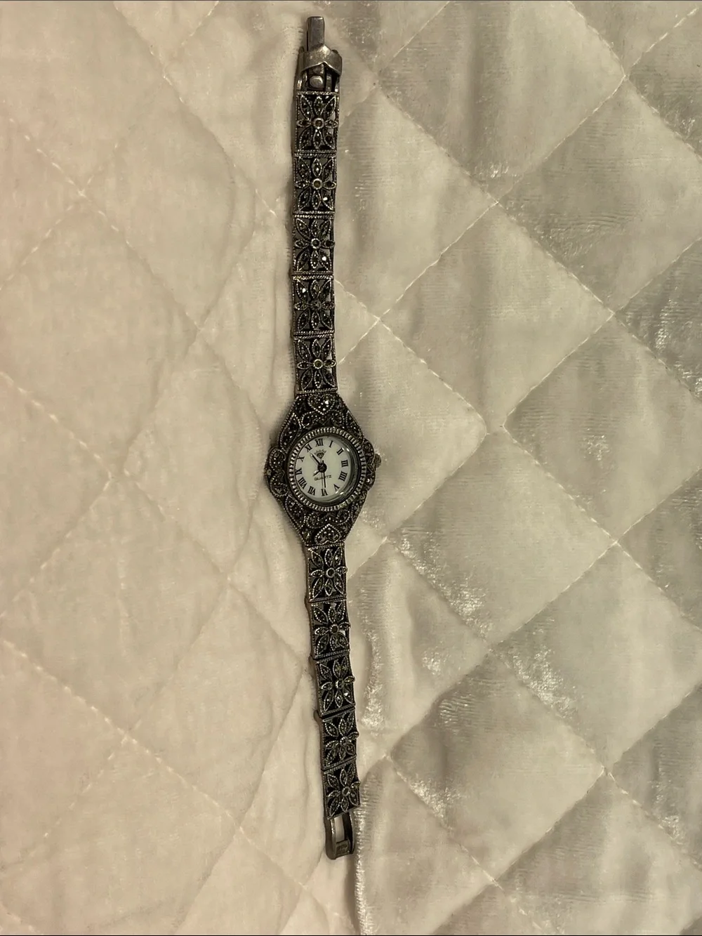 Vintage ornate   Victorian looking quartz watch